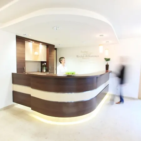 Klozbuecher - מלון 3*